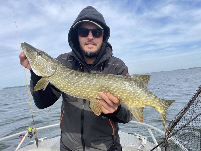 Milan se štikou z Rujany